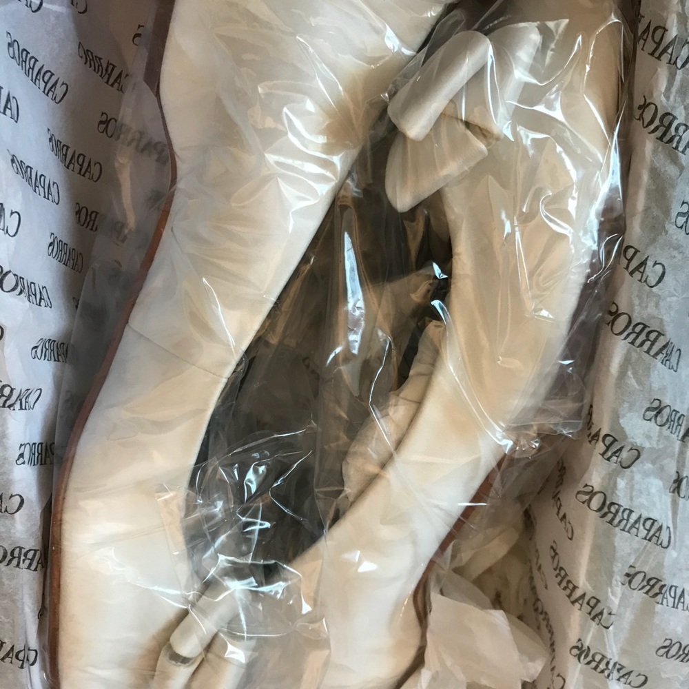 NWT Womens off white flat bridal shoes